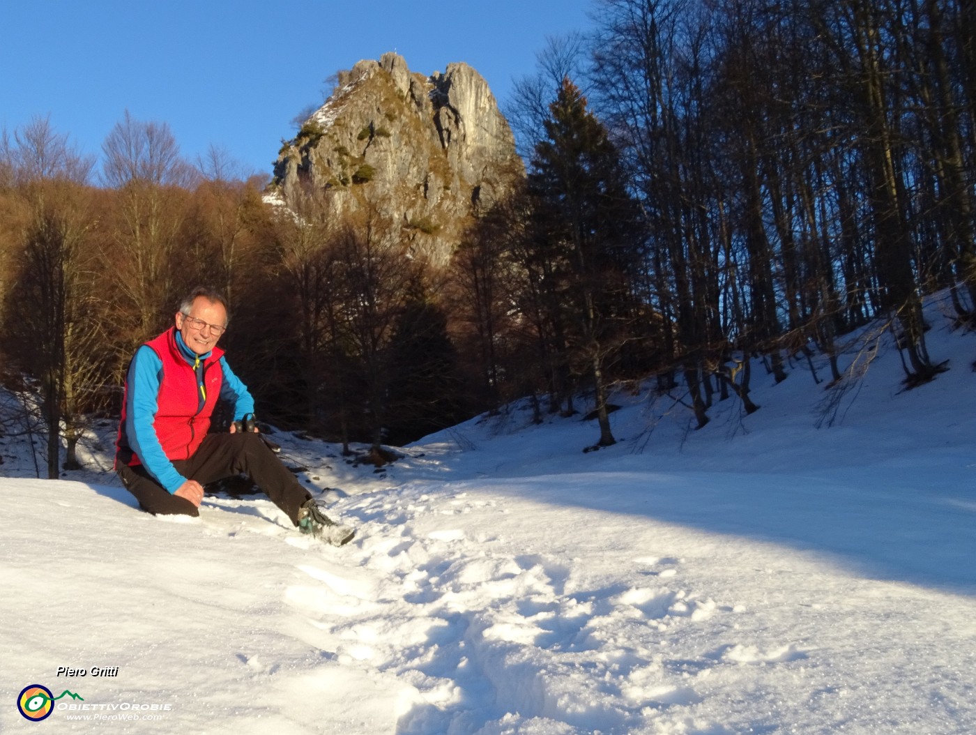 72 Ricompare il Corno Zuccone, ma dal lato roccioso di nord-ovest.JPG -                                